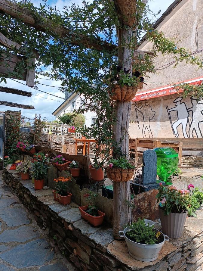 Pension Y Albergue Matias Locanda Sarria Exterior photo